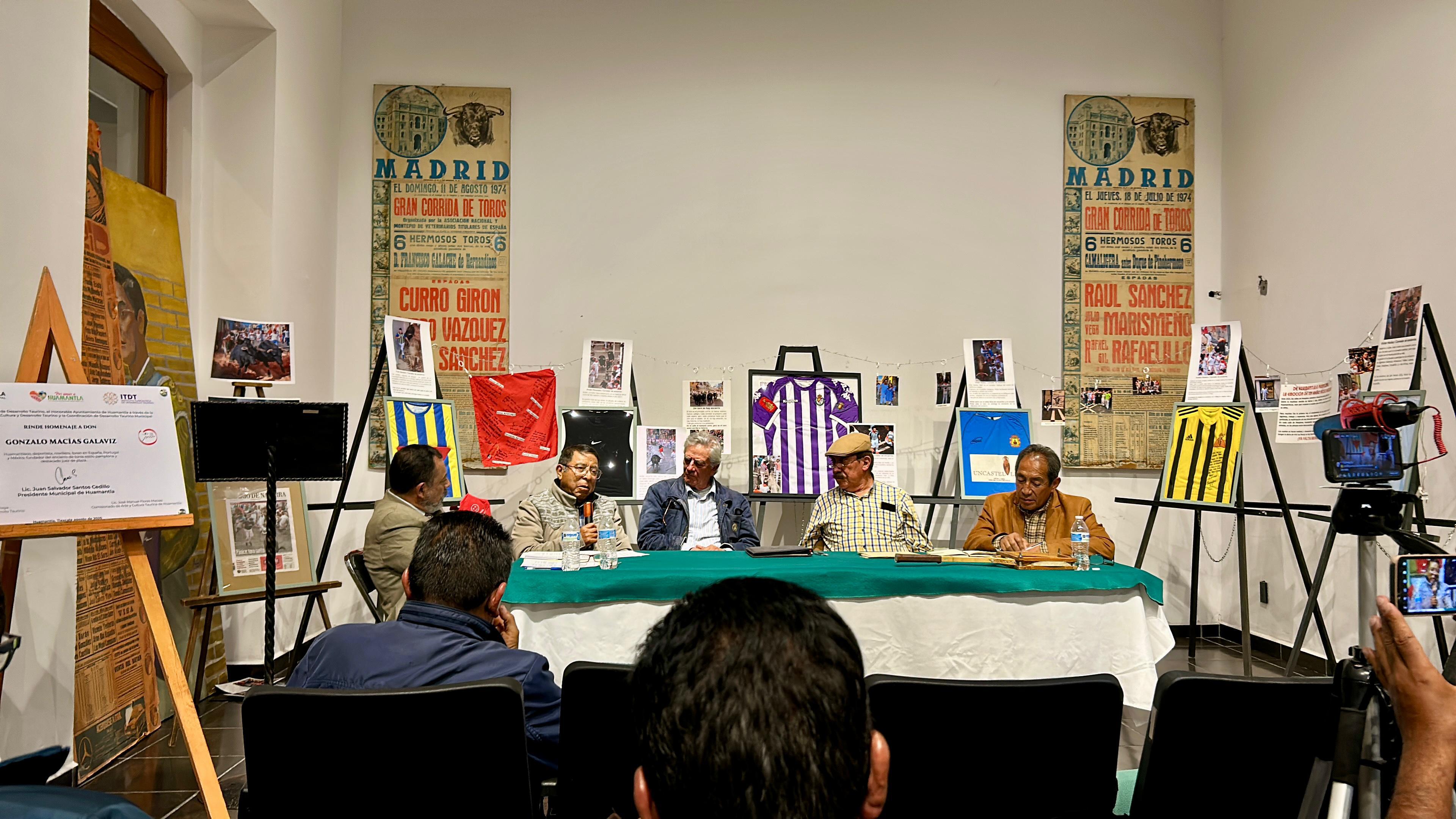 Huamantla honra la memoria de Gonzalo Macías Galavís, impulsor de la Huamantlada y el deporte en Huamantla